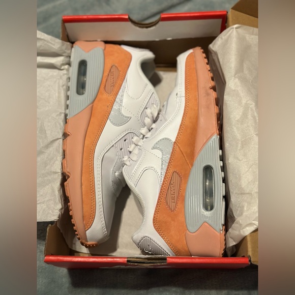 Nike Air Max 90 LTR SE "White/Aura/Lt Madder Root" GS size 7Y - Picture 2 of 11